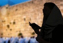 צפו: המלחין מאיר מרטין וידרקר מארח את יצחק מאיר ומקהלת 'ידידים'