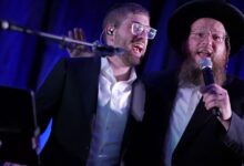 צפו: יהודה לנגר מציג "דאנס מיט דסקל"